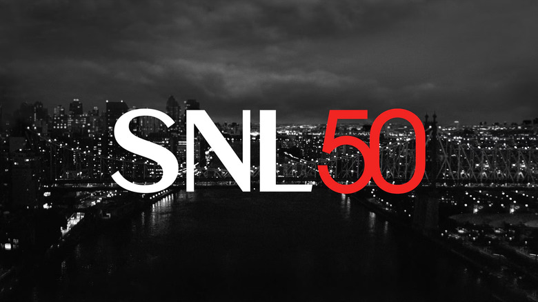 Logo de la saison 50 de Saturday Night Live