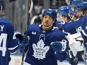 Nick Robertson #89 des Maple Leafs de Toronto célèbre un but contre les Canadiens de Montréal lors d'un match préparatoire de la LNH au Scotiabank Arena le 28 septembre 2022 à Toronto. (Photo de Claus Andersen/Getty Images)