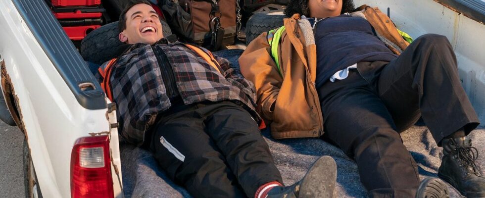 Left to right: Conrad Ricamora and Natasha Rothwell as best friends Rory and Mel in Hulu's new comedy series How to Die Alone