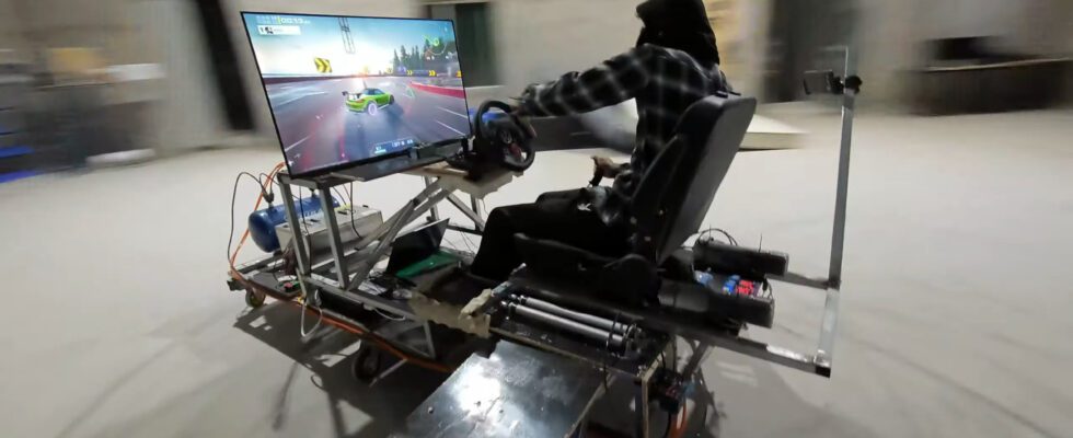 Ce simulateur de course DIY apporte un tout nouveau niveau de danger à la course