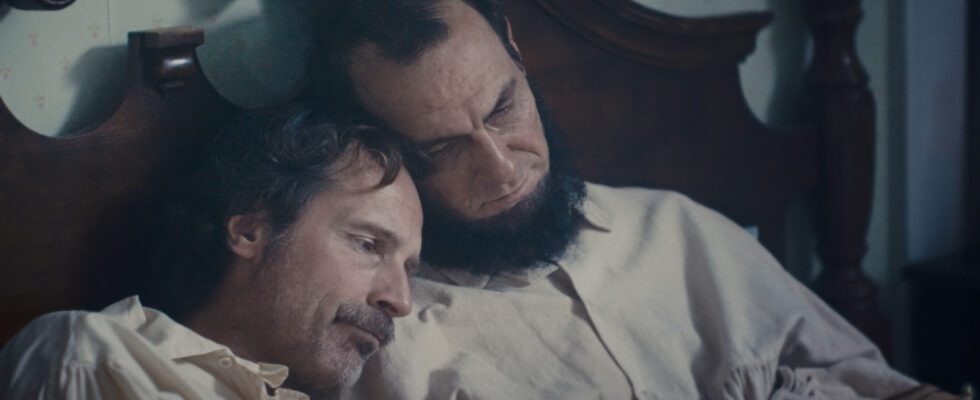 Abraham Lincoln était-il homosexuel ? Un nouveau documentaire, « Lover of Men », démontre de manière convaincante qu'il était plus que cela de Variety Les plus populaires À lire absolument Inscrivez-vous aux bulletins d'information de Variety Plus de nos marques