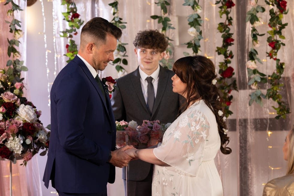 Darren Osborne, Tom Cunningham et Nancy Osborne dans Hollyoaks