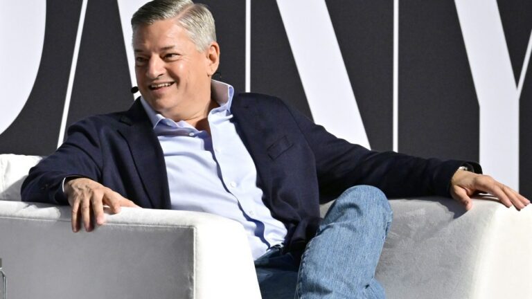 Bien sûr, Ted Sarandos, de Netflix, veut que ses concurrents en streaming soient « transparents » sur les données de visionnage — cela montrerait son avance considérable
	
	
