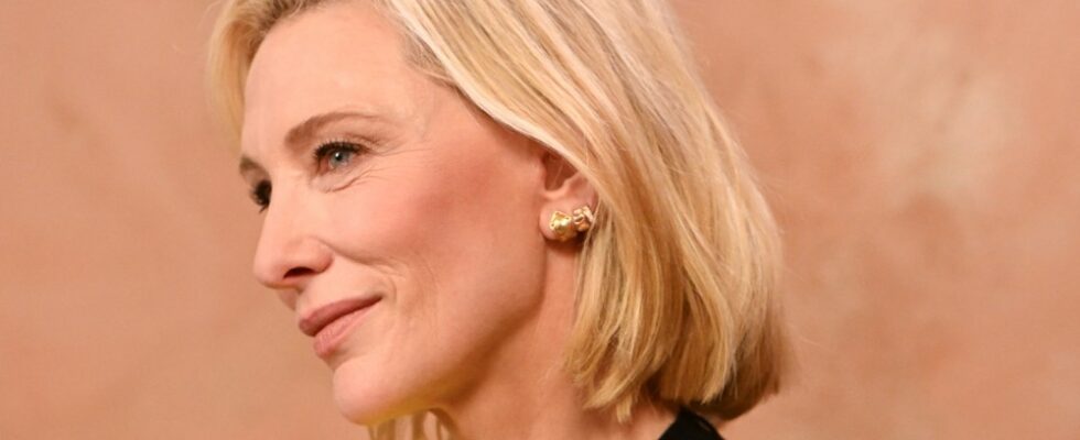 Cate Blanchett a visionné en boucle des images du sommet du G7 pour exploiter le « mauvais théâtre » des dirigeants mondiaux au travail pour des « rumeurs » satiriques Plus de Variety Les plus populaires À lire absolument Inscrivez-vous aux bulletins d'information de Variety Plus de nos marques