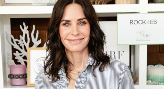 Courteney Cox déclare « Je n'ai pas encore signé officiellement » pour « Scream 7 » et espère que Dewey pourra apparaître : « Ils doivent trouver une solution »