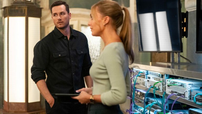 Jesse Lee Soffer in FBI: International - 