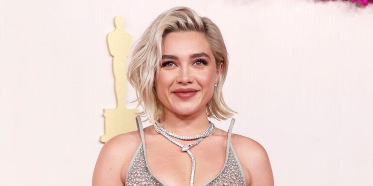 Florence Pugh explique pourquoi il était « nécessaire » de défendre la romance de Zach Braff
