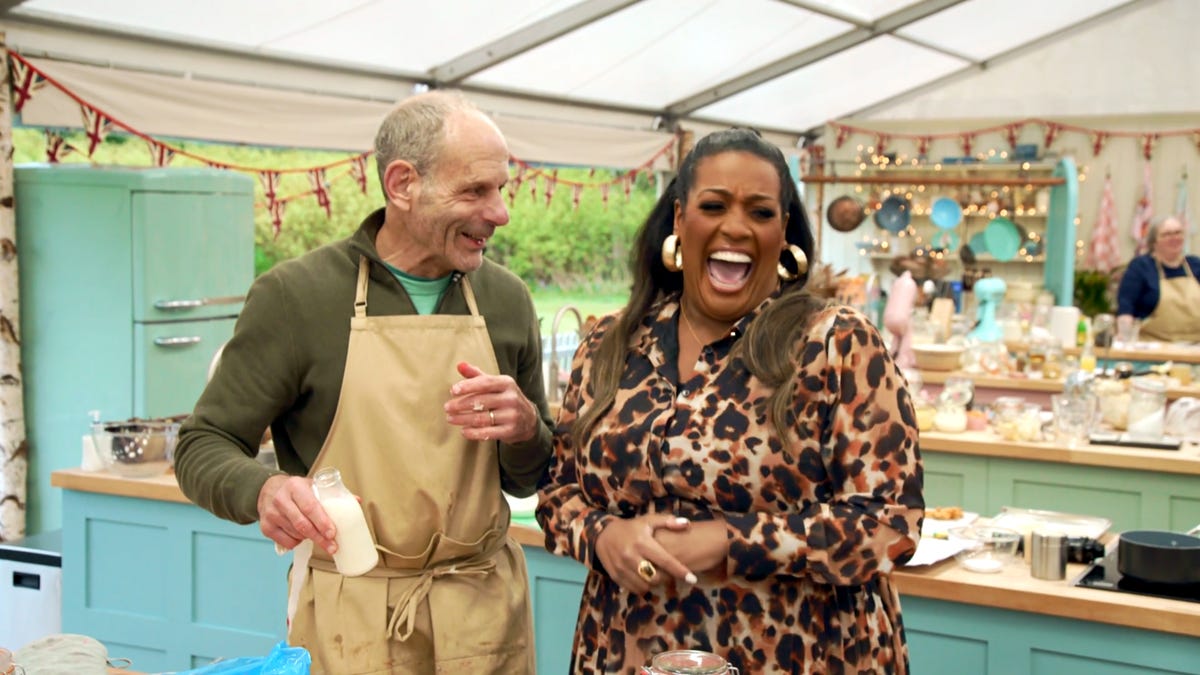 aperçu du premier regard sur Alison Hammond dans Bake Off (Channel 4)