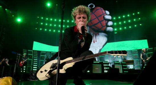 Green Day offre une nouvelle version d'albums vieux de plusieurs décennies au SoFi Stadium : critique de concert Plus de Variety Les plus populaires À lire absolument Inscrivez-vous aux newsletters de Variety Plus de nos marques