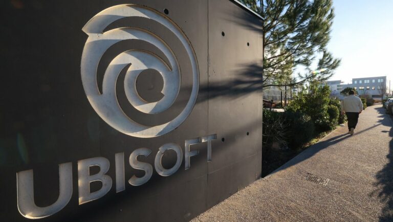 Grève d'Ubisoft France déclenchée en raison d'un ordre de retour au bureau et d'un différend concernant les salaires
