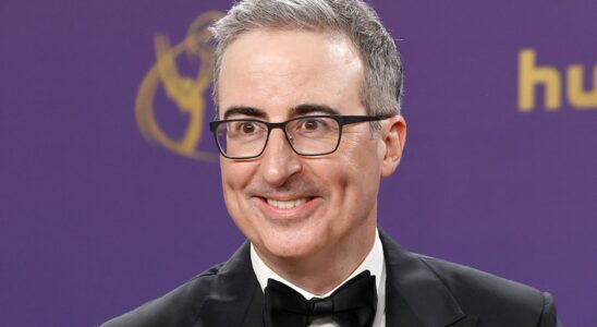 John Oliver dit que HBO retarde les clips de "La semaine dernière ce soir" sur YouTube pour augmenter le nombre maximum d'inscriptions est "extrêmement frustrant" : "Je n'en suis pas du tout content" Nos marques