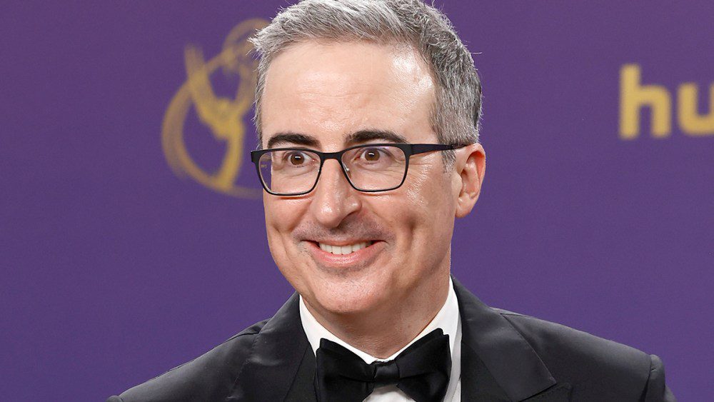 John Oliver dit que HBO retarde les clips de 