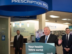 Le premier ministre de l'Ontario, Doug Ford, prend la parole lors d'une conférence de presse dans une pharmacie Shoppers Drug Mart à Etobicoke, en Ontario, le 11 janvier 2023. Le premier ministre de l'Ontario, Doug Ford, prend la parole lors d'une conférence de presse dans une pharmacie Shoppers Drug Mart à Etobicoke, en Ontario, le 11 janvier 2023.