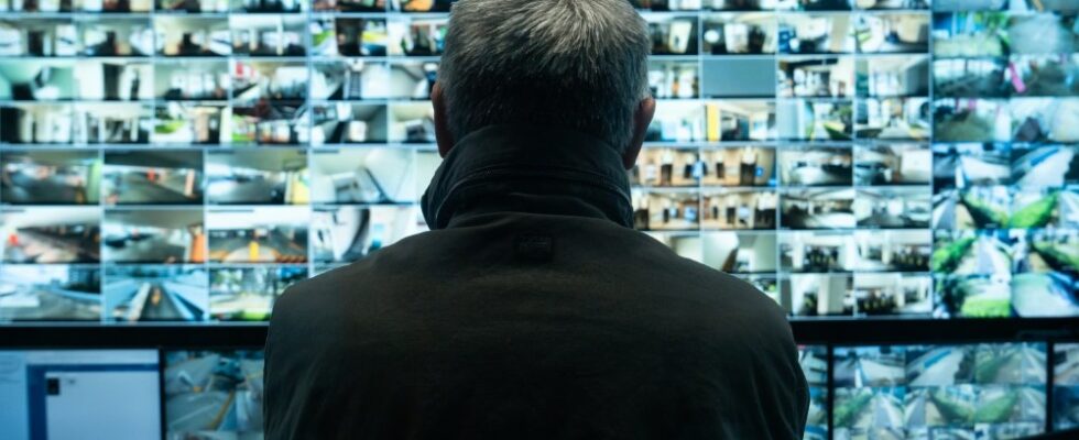 La culture de la surveillance examinée dans le film « Stranger Eyes » de Venice Contender : « Nous commençons à vivre nos vies comme des images pour les autres » Plus de Variety Les plus populaires À lire absolument Inscrivez-vous aux newsletters de Variety Plus de nos marques