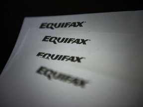 Les en-têtes de lettres Equifax sont visibles sur les lettres adressées aux consommateurs.