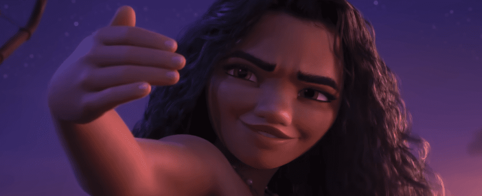 Moana holding hand and looking out in the sea in Moana 2 trailer