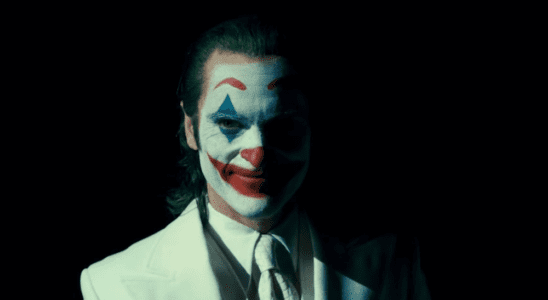 L'équipe de « Joker 2 » s'est réunie « très souvent » dans la bande-annonce de Joaquin Phoenix pour « déchirer le scénario et tout recommencer » : « C'est trois heures plus tard et vous le réécrivez sur une serviette en papier » Plus de Variety Les plus populaires À lire absolument Inscrivez-vous aux newsletters de Variety Plus de nos marques