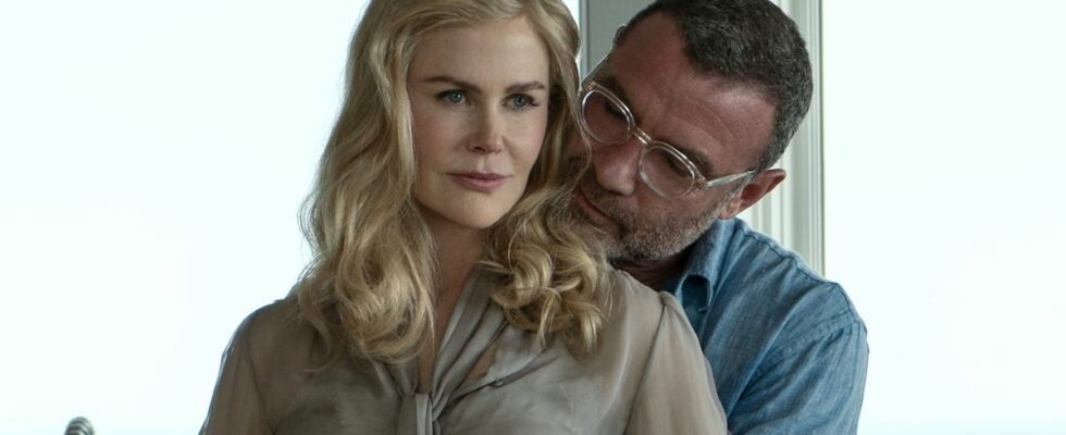 Nicole Kidman and Liev Schreiber keep up appearances in Netflix's The Perfect Couple.