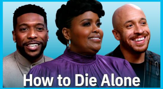 Natasha Rothwell, Jocko Sims et le casting de « Comment mourir seul » font allusion à des « rivalités » romantiques dans une comédie sur le lieu de travail (VIDÉO)