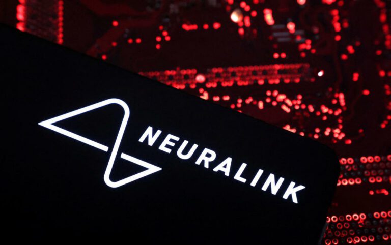 Neuralink affirme que la FDA a désigné son implant Blindsight comme un « dispositif révolutionnaire »