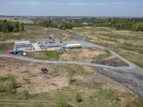 Vue aérienne du terrain développé par Northvolt pour une nouvelle usine de batteries pour véhicules électriques à Saint-Basile-le-Grand, à l'est de Montréal, au Québec.