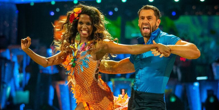 Oti Mabuse de Strictly dévoile une grande nouvelle alors que les fans prédisent le retour de l'émission
