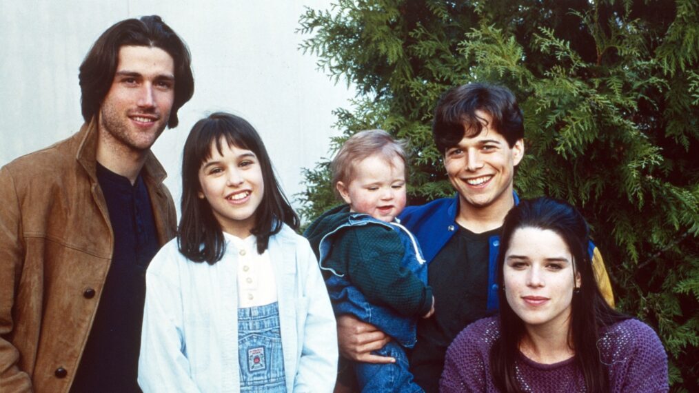 Matthew Fox, Lacey Chabert, Zachary Ahnert, Scott Wolf, and Neve Campbell from 