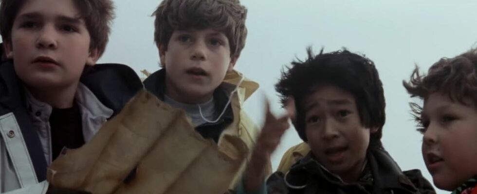 Mouth, Mikey, Data and Chunk with the map in The Goonies