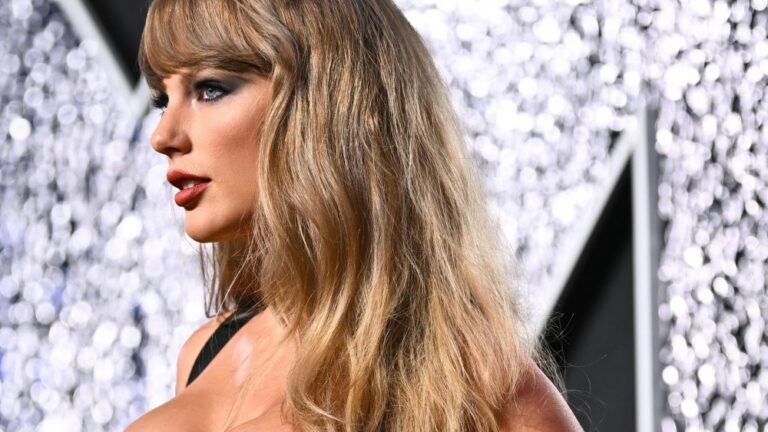 Taylor Swift bat le record de Beyoncé pour le plus grand nombre de victoires en solo aux MTV VMA Plus de Variety Les plus populaires À lire absolument Inscrivez-vous aux newsletters de Variety Plus de nos marques
	
	
