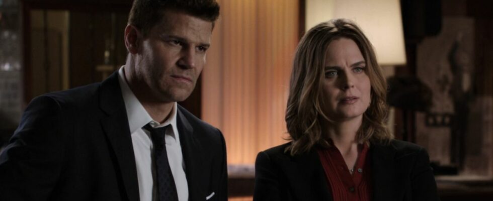 Brennan and Booth questioning someone in Bones