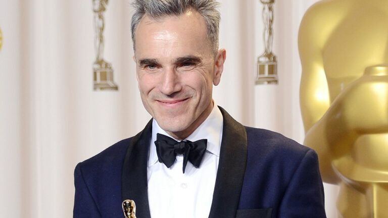 Daniel Day-Lewis met officiellement fin à sa retraite d'acteur pour le film de son fils "Anemone" Plus de Variety Les plus populaires À lire absolument Inscrivez-vous aux newsletters de Variety Plus de nos marques
	
	
