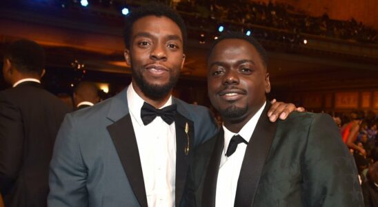 Daniel Kaluuya se souvient de la façon dont Chadwick Boseman l'a "grand frère" pendant qu'ils tournaient Black Panther