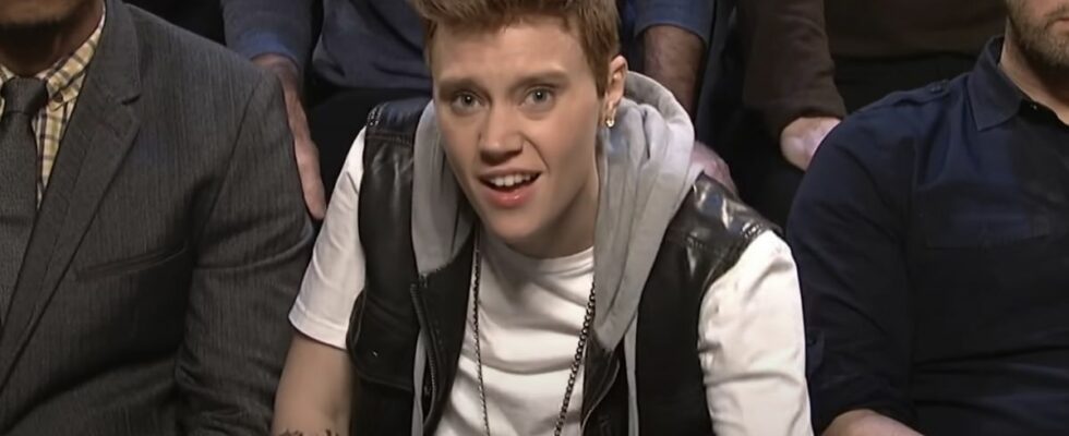 Kate McKinnon impersonating Justin Bieber on SNL