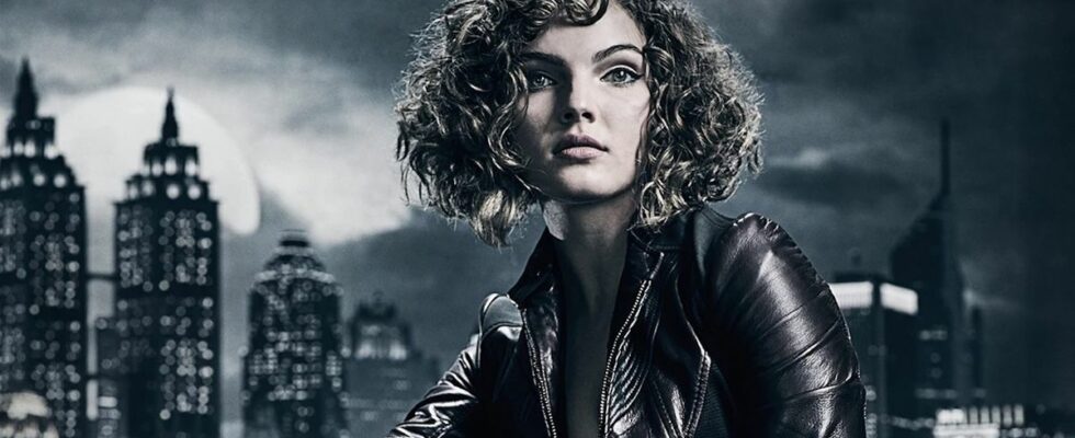 Camren Bicondova as Selina Kyle in Gotham