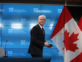 Paul Beaudry, gouverneur adjoint de la Banque du Canada, part après un discours au siège de la Banque du Canada à Ottawa, en Ontario, en 2022.