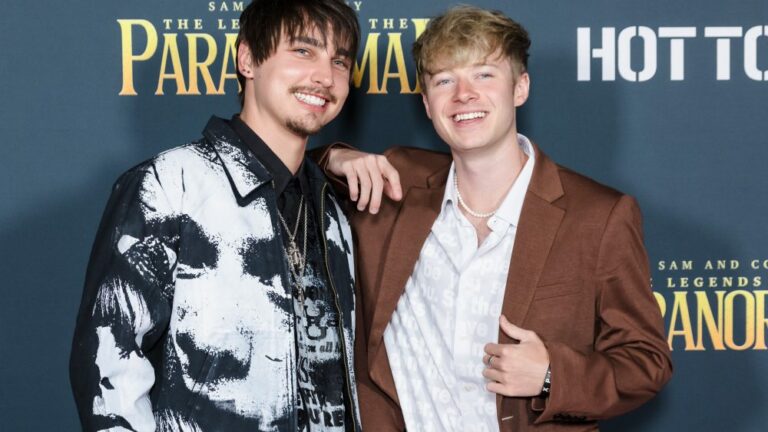 Les stars de YouTube Sam et Colby parlent de l'extension de la sortie de Cinemark « Légendes du paranormal » (EXCLUSIF) Plus de Variety Les plus populaires À lire absolument Inscrivez-vous aux newsletters de Variety Plus de nos marques
	
	
