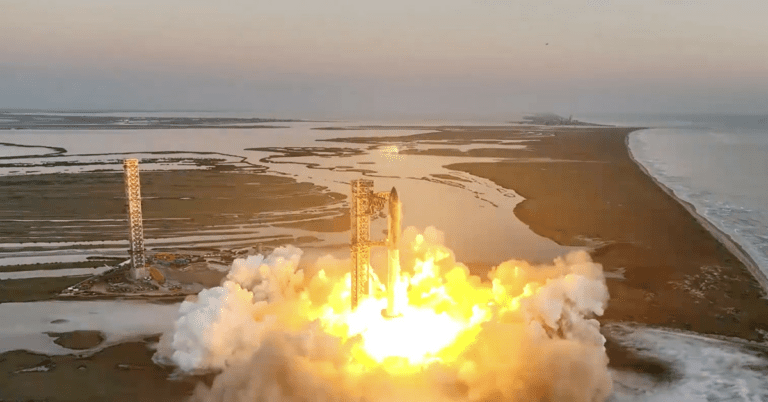 SpaceX lance Starship et attrape pour la première fois son booster Super Heavy