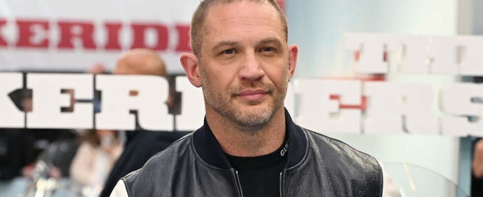 Tom Hardy fera équipe avec Pierce Brosnan dans une émission télévisée en streaming