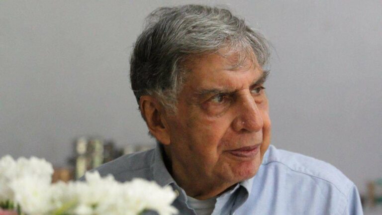 "Un pionnier de l'industrie : Ratan Tata, figure emblématique de l'économie indienne, s'est éteint"