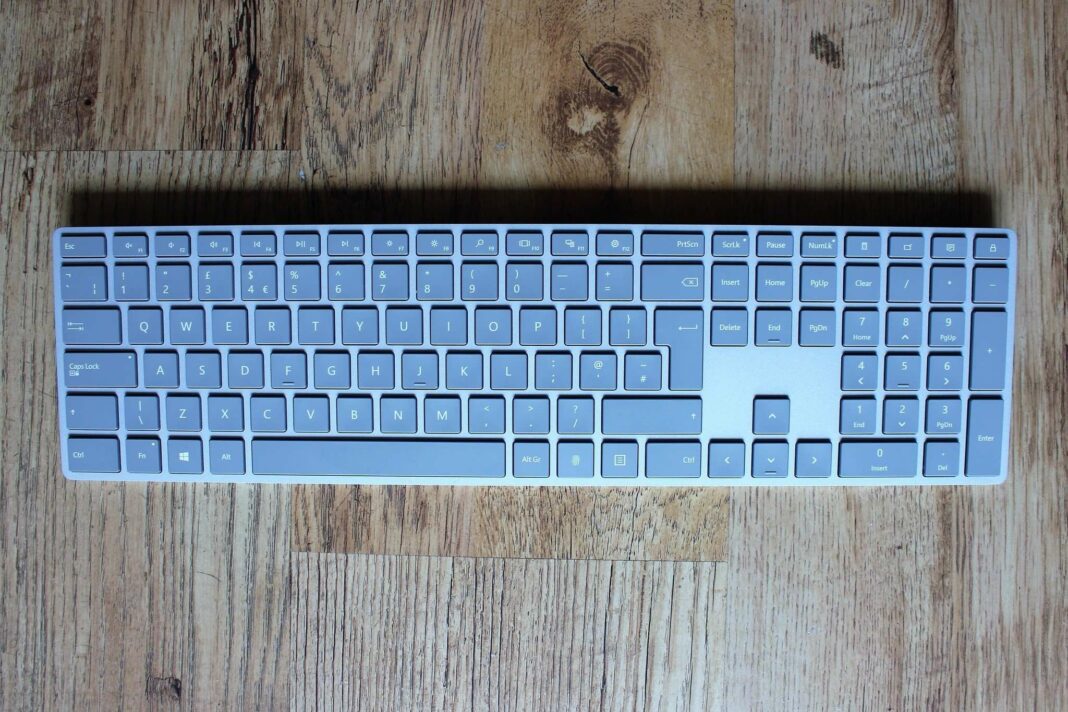 Un clavier Surface supérieur au coûteux modèle Copilot récemment lancé par Microsoft, et en plus, il est plus abordable.