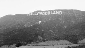 L'ancien point blanc sur le panneau Hollywood : une origine raciste ?