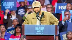 Eminem affiche son appui à Kamala Harris à Detroit, tandis qu'Obama évoque "Lose Yourself".