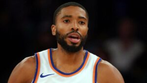 Un membre de l'équipe des Knicks remet Mikal Bridges sur le droit chemin suite à une défaite