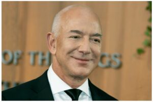 Jeff Bezos justifie le choix du Washington Post de ne pas appuyer la candidature présidentielle de 2024, affirmant qu'il n'y a aucune compensation en jeu.