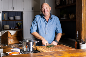 Matt Moran dévoile la vie intime de Richard Roxburgh, Pia Miranda et d'autres dans la série culinaire "Memory Bites" de Big Owl Pictures.