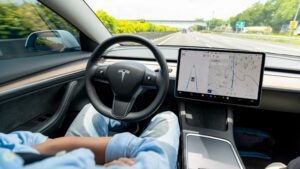 "Tesla Self-Driving Tester: The Ultimate Stressful Job Experience" "Testeur de conduite autonome Tesla : l'expérience professionnelle ultime stressante"