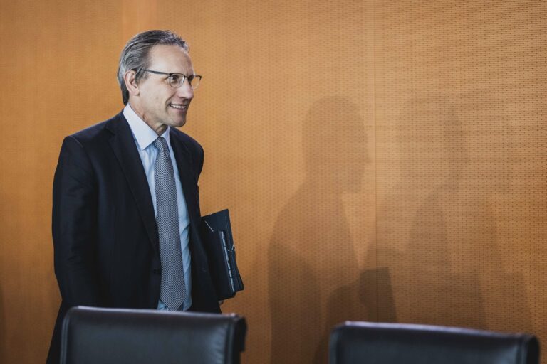 De Juso à Goldman Sachs : le parcours de l'homme du chancelier devenu ministre de l'économie