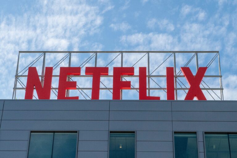 Netflix enregistre 70 millions d'abonnés à son offre publicitaire, un chiffre presque doublé en six mois.