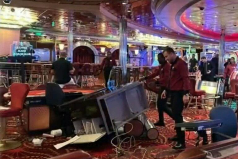 Des vidéos d'horreur révèlent le chaos à bord d'un paquebot endommagé par une tempête, avec des passagers en panique et un piano à queue projeté dans les airs.