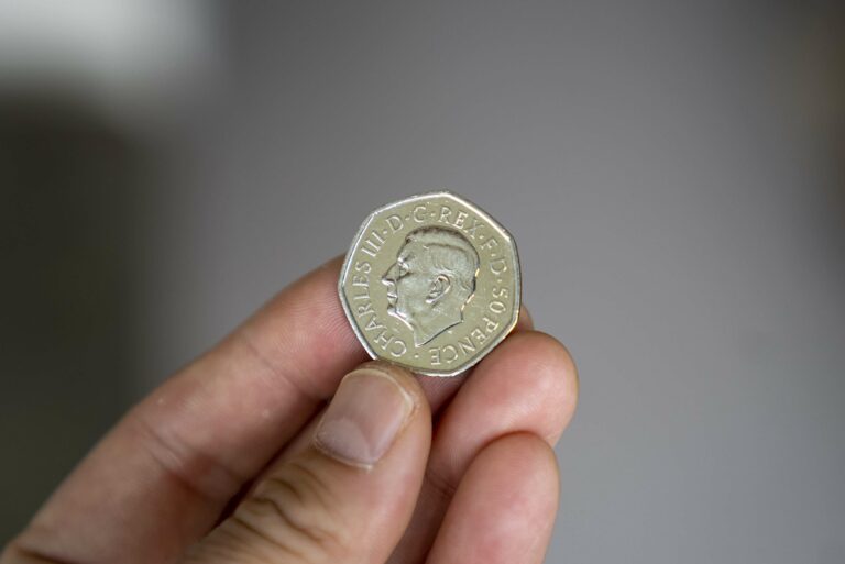 Surveillez ces quatre chiffres clés sur votre 50p pour multiplier sa valeur par 120 – en possédez-vous un ?